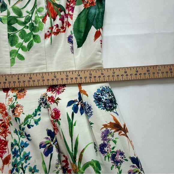 Gabby Skye Floral Fit & Flare Sleeveless Dress White Multicolor Size 8P - Picture 11 of 14